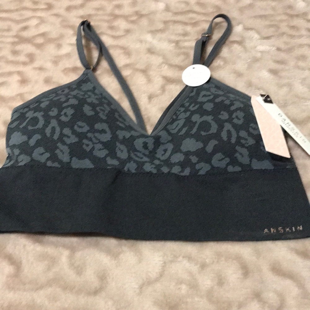 Danskin sports bra